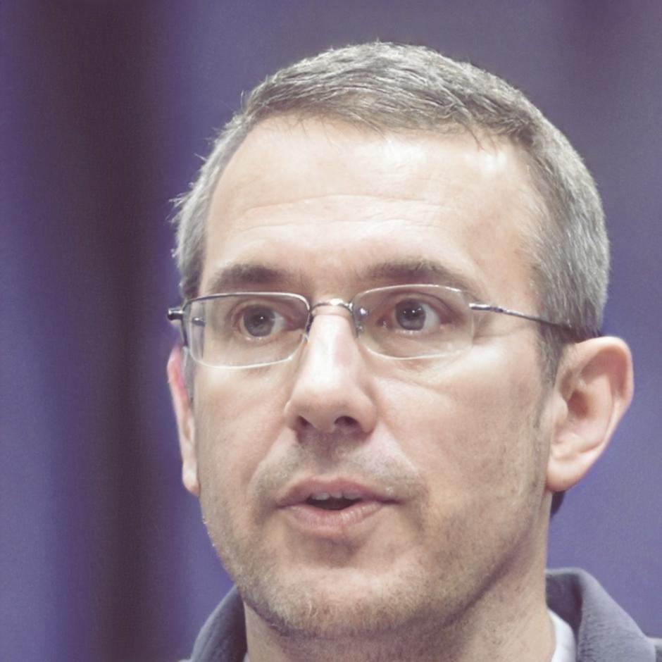 Specialist în analiza bugetară și structurare financiară